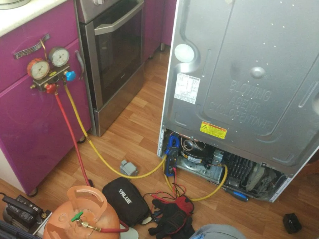 image from Гудит холодильник. Замена компрессора.